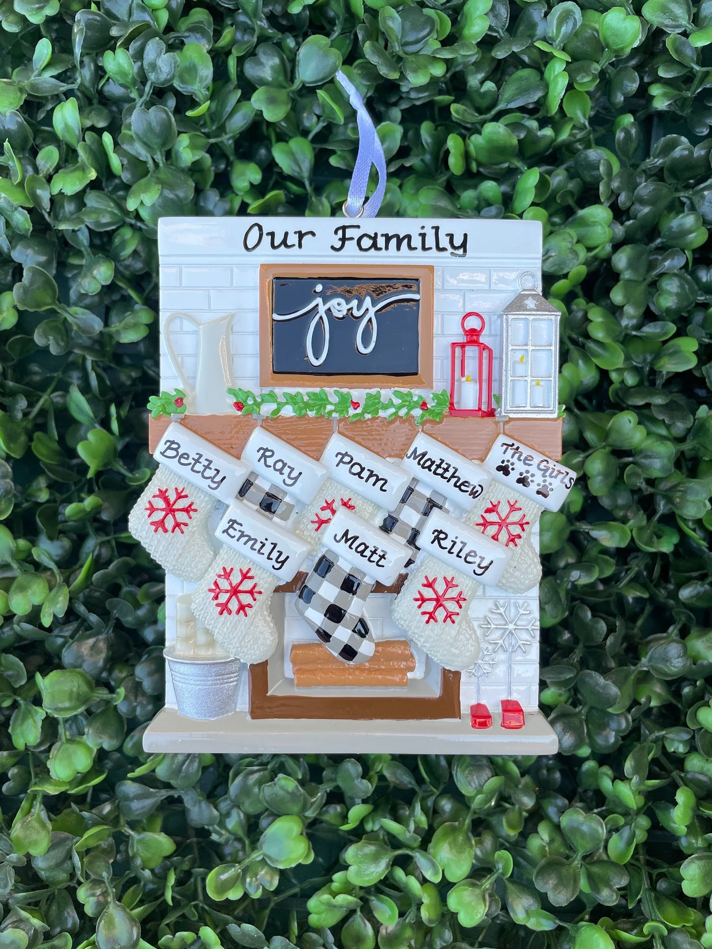 Fireplace Mantel Ornament - Family of Eight