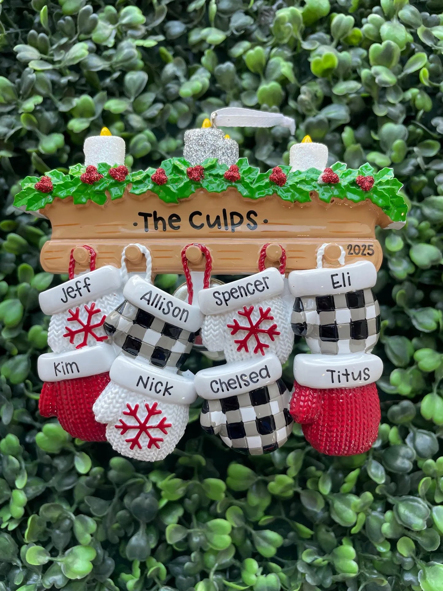 Mantle Mittens: Family of Eight